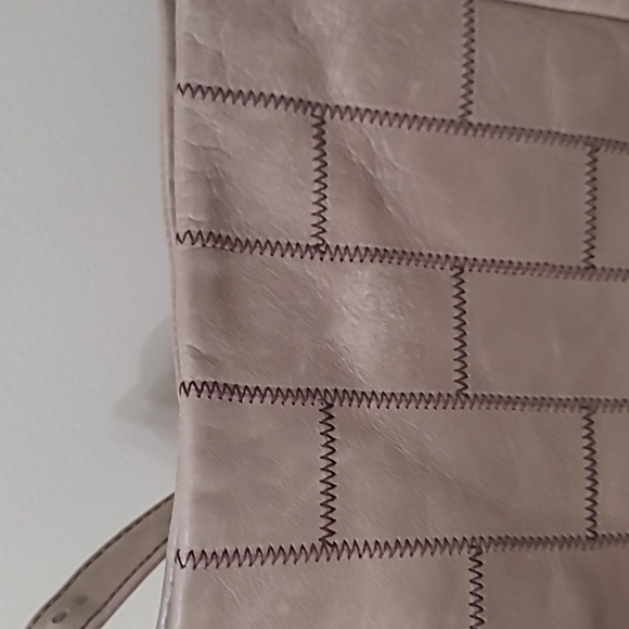 HOBO Light Tan Patchwork Stitched Front Shoulder Bag - Picture 14 of 17